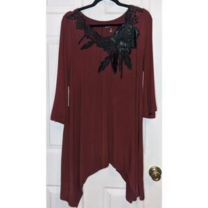 Roaman's Black Embroidered Rose Long Burgundy Shark Bite Top Size 12
